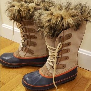 Sorel Joan of Arctic Boots - excellent condition!